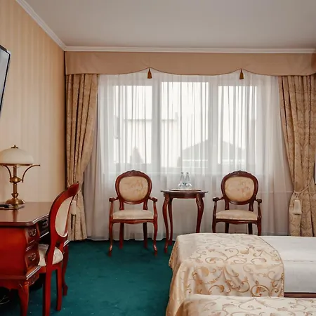 Chopin Hotel 4*
