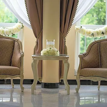 Chopin Hotel 4*