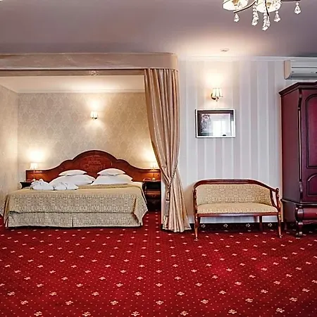 Hotel Chopin 4*