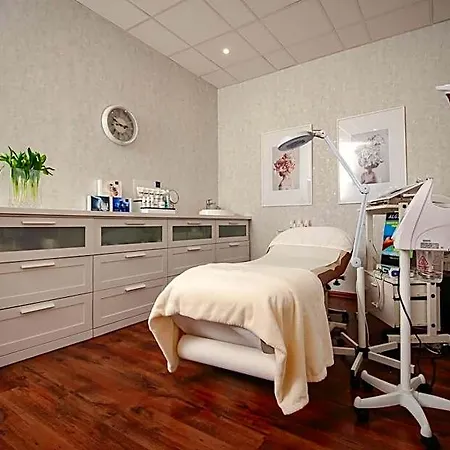 Chopin Business&spa فندق سوكاتشيف