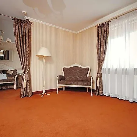 Chopin Business&spa 4* سوكاتشيف